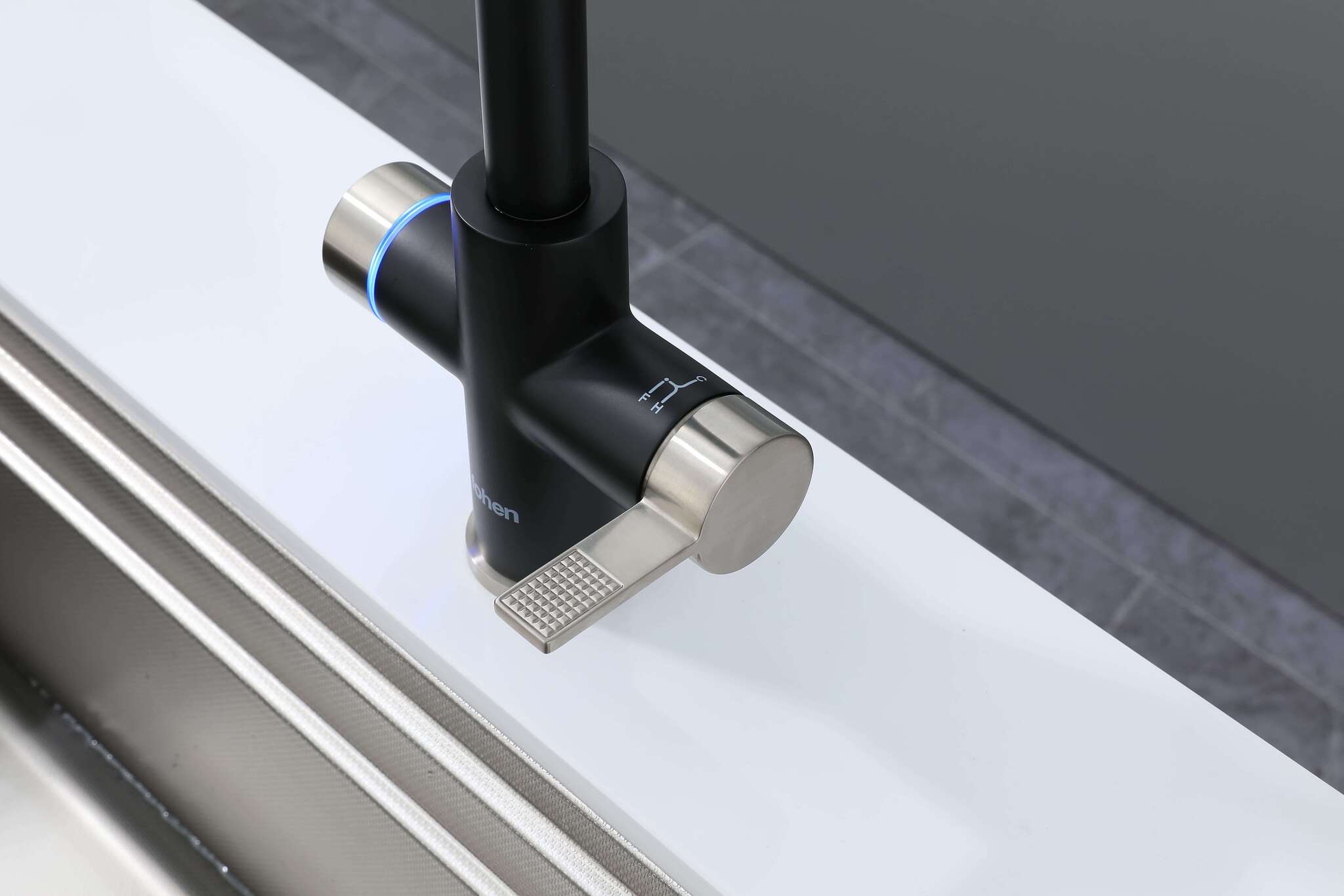 Image of Fohen 4-in-1 Fervente Touch - Matt Black with Nickel Accents