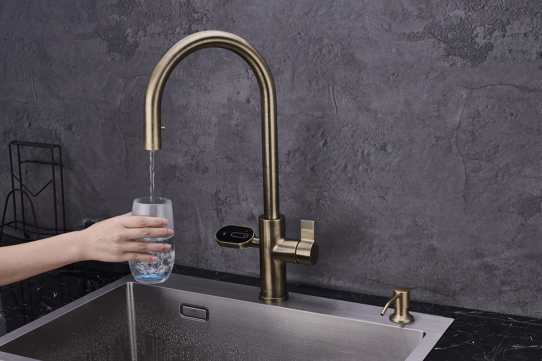 Image of Hanström 4-in-1 Nexa Digital Pullout - Antique Brass